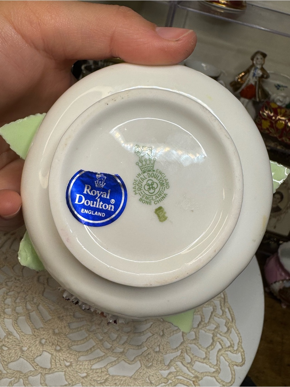 Vintage Royal Dolton England Porcelain Floral Centerpiece - Picture 7 of 11